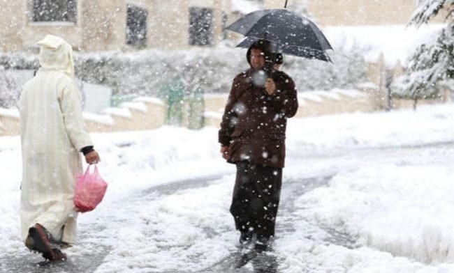 نشرة إذارية: أمطار وثلوج بالمغرب