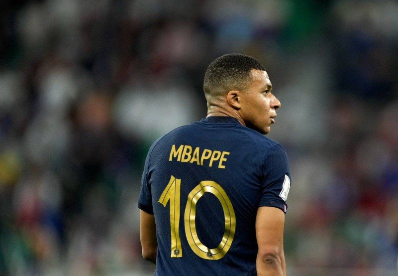 مبابي قد يخون المنتخب الفرنسي