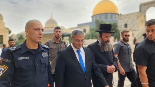 ابن غفير يتغوط بالمسجد الأقصى