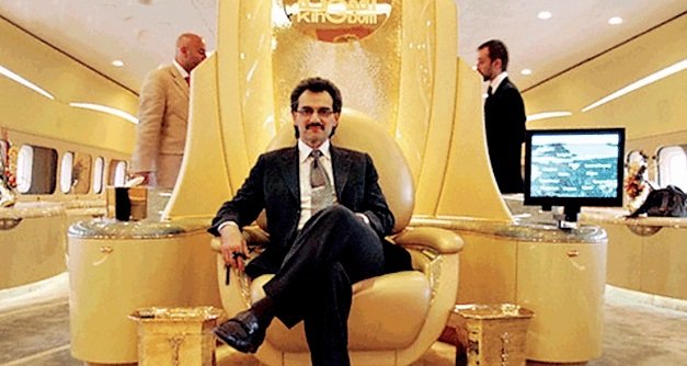 الوليد بن طلال يعود للاضواء